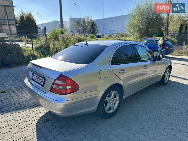 Седан Mercedes-Benz E-Class 2004 в Глобине