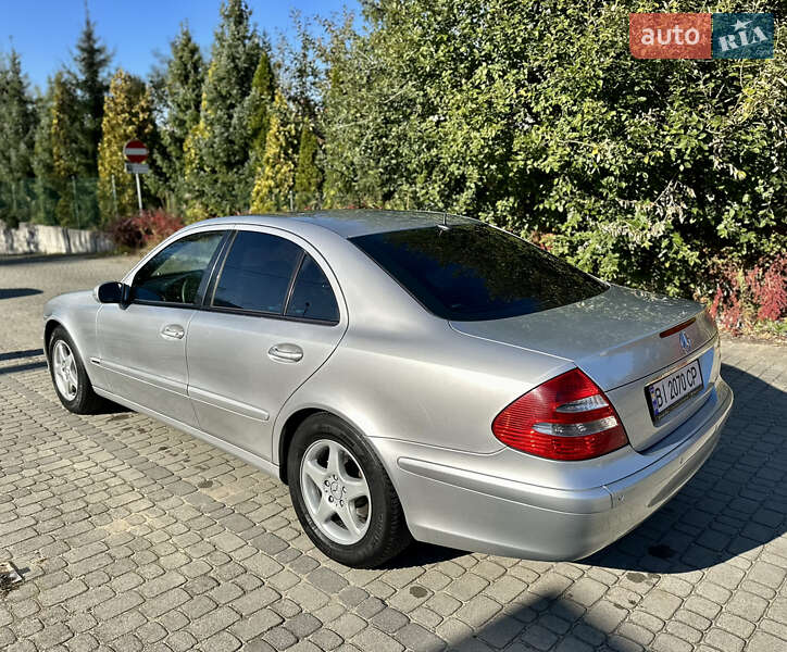 Седан Mercedes-Benz E-Class 2004 в Глобине