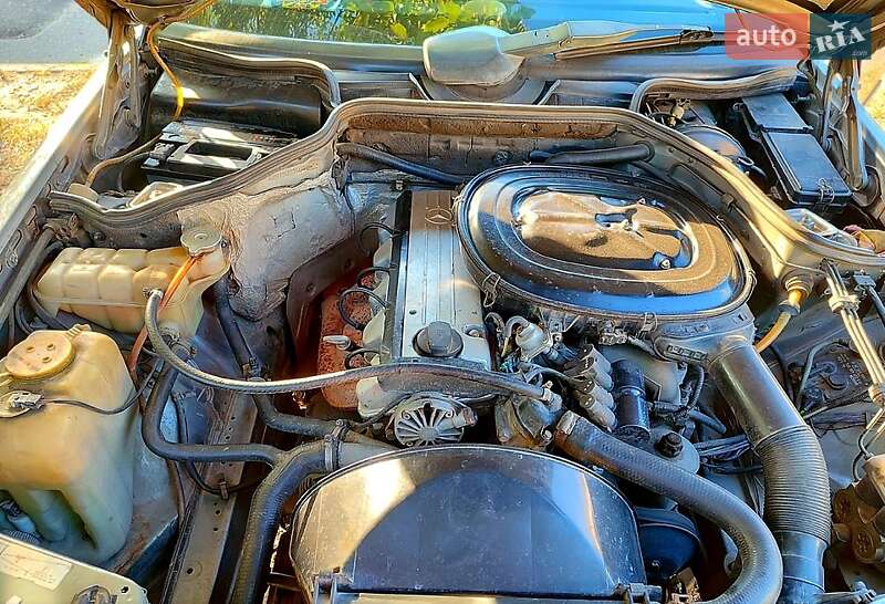 Седан Mercedes-Benz E-Class 1988 в Одессе