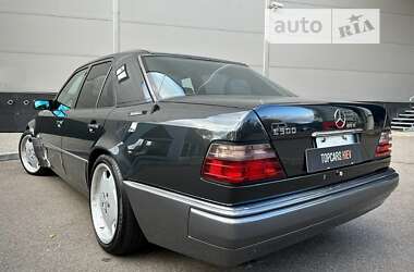 Седан Mercedes-Benz E-Class 1994 в 