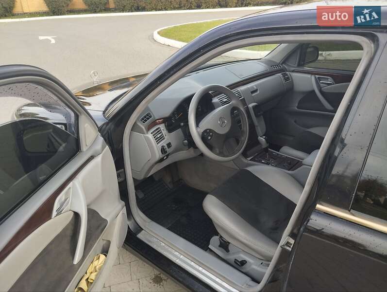 Седан Mercedes-Benz E-Class 2001 в Луцке