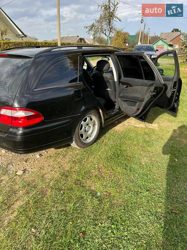 Универсал Mercedes-Benz E-Class 2005 в Косове