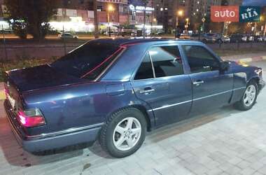 Седан Mercedes-Benz E-Class 1995 в Харкові