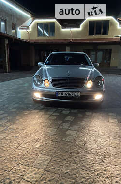 Седан Mercedes-Benz E-Class 2004 в Иршаве