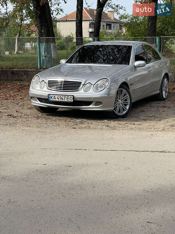 Mercedes-Benz E-Class 2004