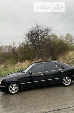 Седан Mercedes-Benz E-Class 2000 в 