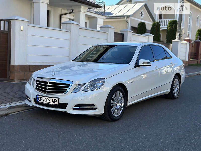 Седан Mercedes-Benz E-Class 2010 в Чернівцях