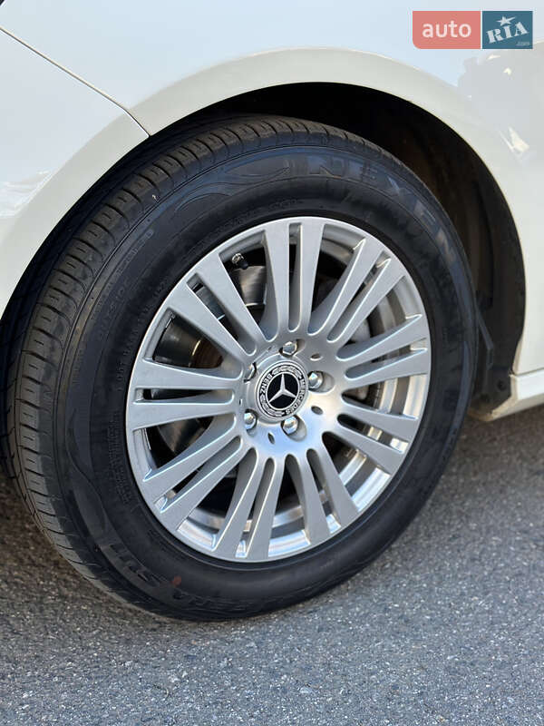 Седан Mercedes-Benz E-Class 2010 в Чернівцях фото 19 Седан Mercedes-Benz E-Class 2010 в Чернівцях