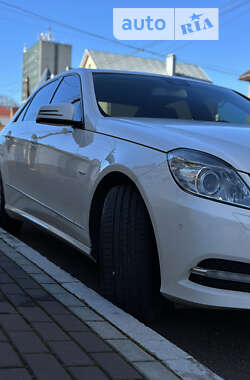 Седан Mercedes-Benz E-Class 2010 в Чернівцях