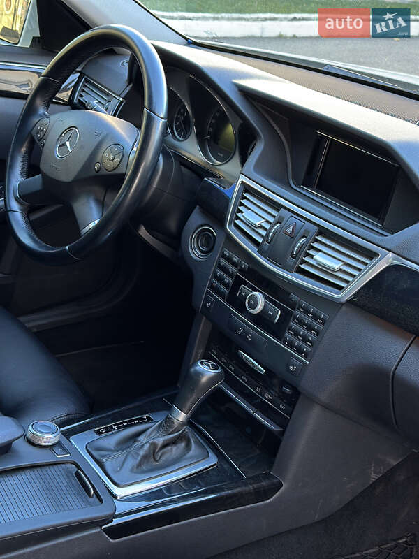 Седан Mercedes-Benz E-Class 2010 в Чернівцях фото 33 Седан Mercedes-Benz E-Class 2010 в Чернівцях