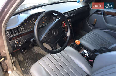 Седан Mercedes-Benz E-Class 1996 в Турці