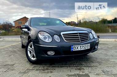 Седан Mercedes-Benz E-Class 2003 в Черновцах