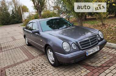 Седан Mercedes-Benz E-Class 1998 в Ізмаїлі