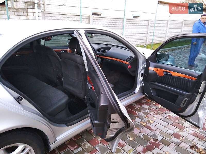Седан Mercedes-Benz E-Class 2003 в Олександрії
