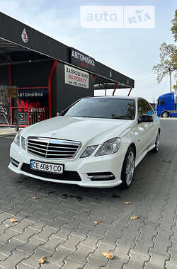 Седан Mercedes-Benz E-Class 2012 в Новоселице