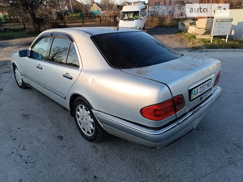 Mercedes-Benz E-Class 1999