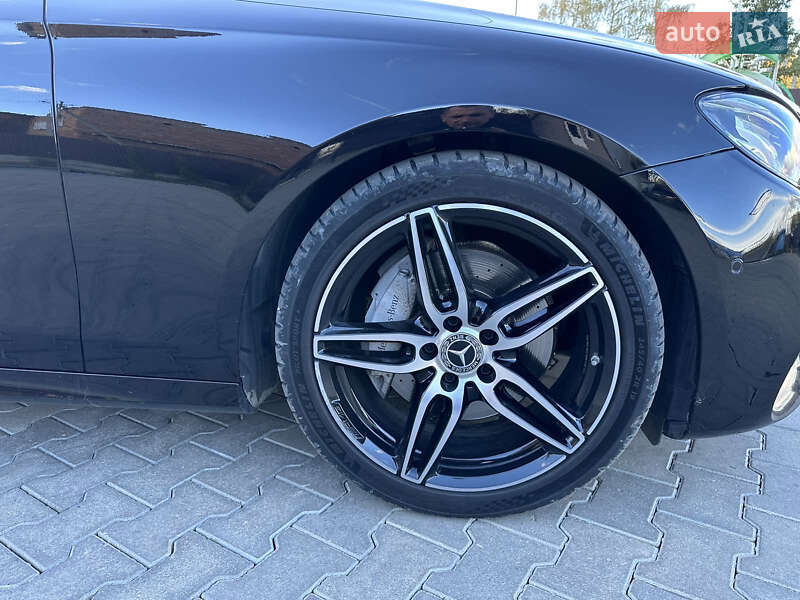Седан Mercedes-Benz E-Class 2018 в Чернівцях