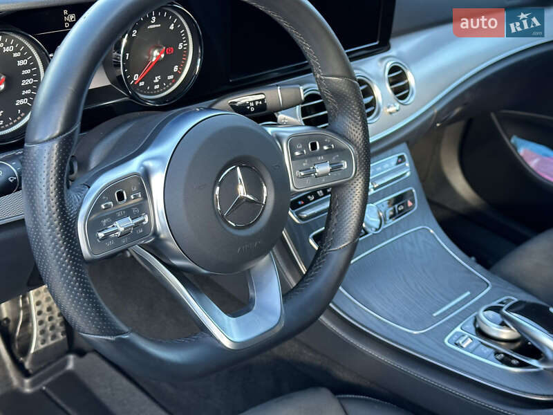 Седан Mercedes-Benz E-Class 2018 в Чернівцях