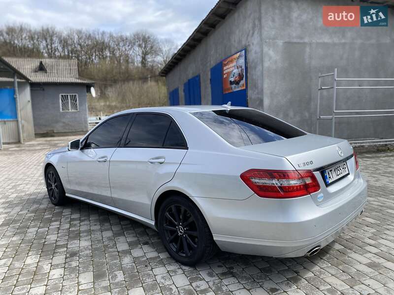 Седан Mercedes-Benz E-Class 2010 в Коломые
