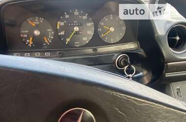 Седан Mercedes-Benz E-Class 1980 в 