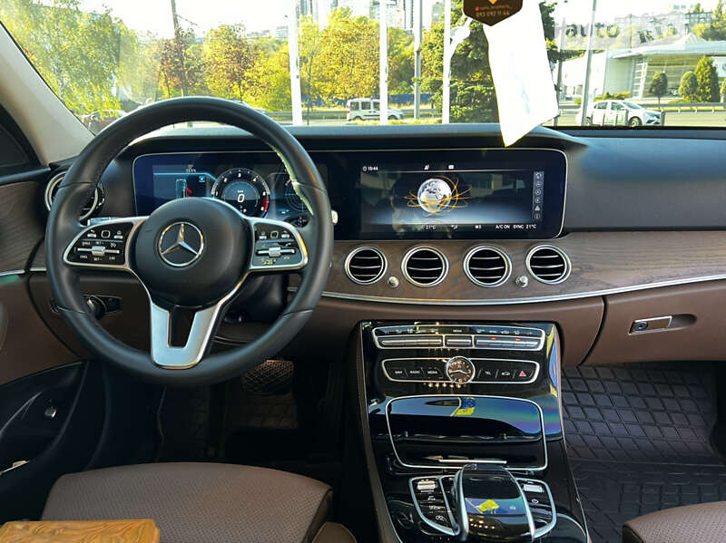 Седан Mercedes-Benz E-Class 2019 в Днепре