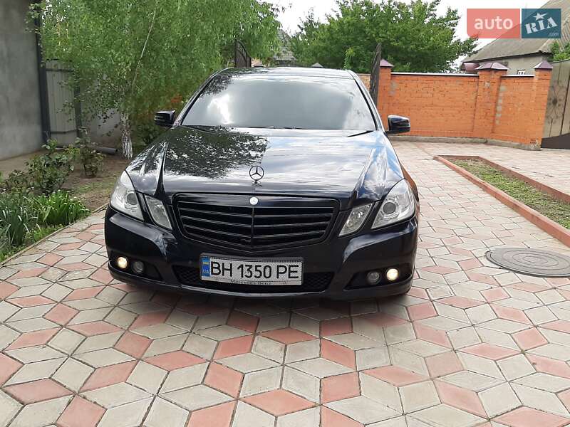 Седан Mercedes-Benz E-Class 2011 в Одессе