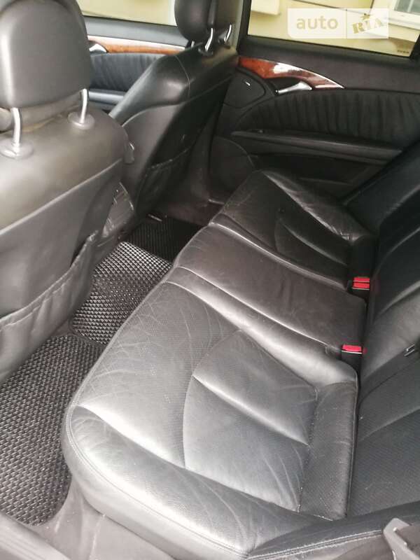 Седан Mercedes-Benz E-Class 2002 в Черновцах