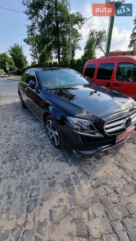 Седан Mercedes-Benz E-Class 2016 в Львове