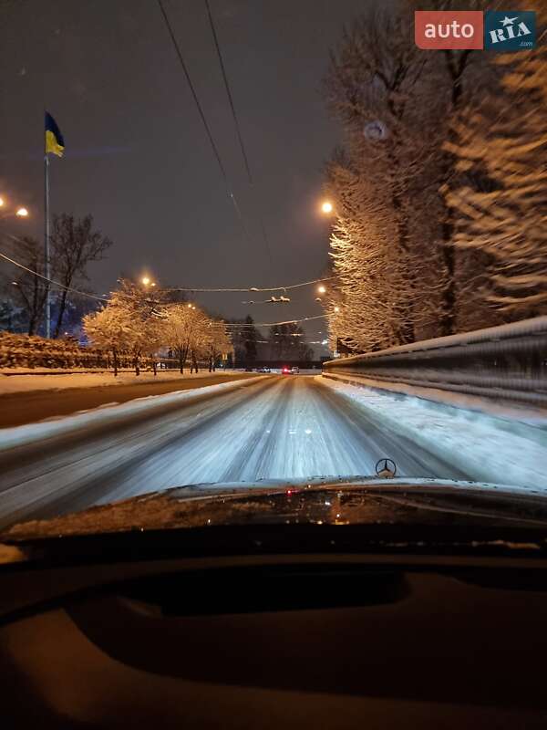 Седан Mercedes-Benz E-Class 2016 в Львове