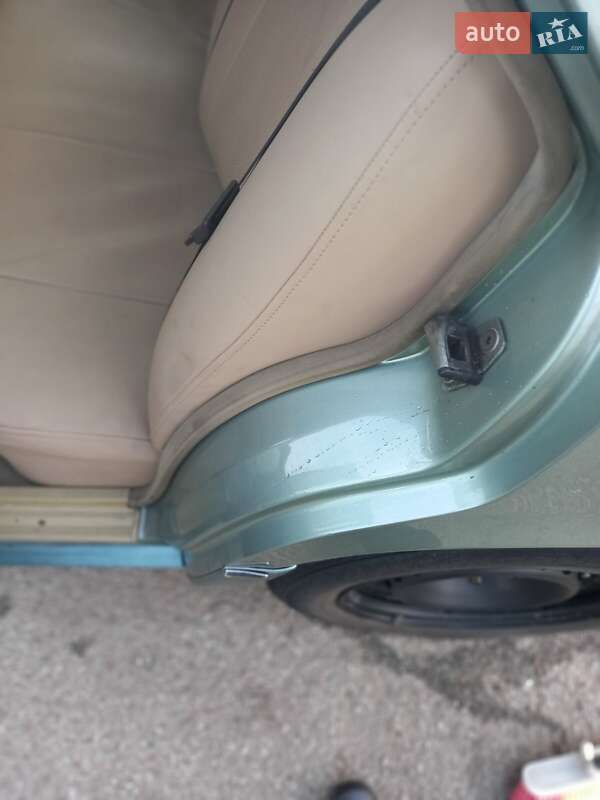 Седан Mercedes-Benz E-Class 1986 в Одессе