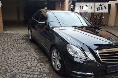 Седан Mercedes-Benz E-Class 2011 в Иршаве