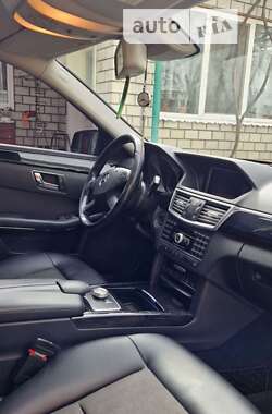 Седан Mercedes-Benz E-Class 2011 в Иршаве