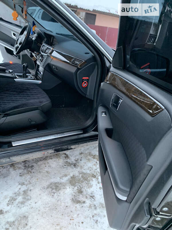 Седан Mercedes-Benz E-Class 2012 в Хмельницькому