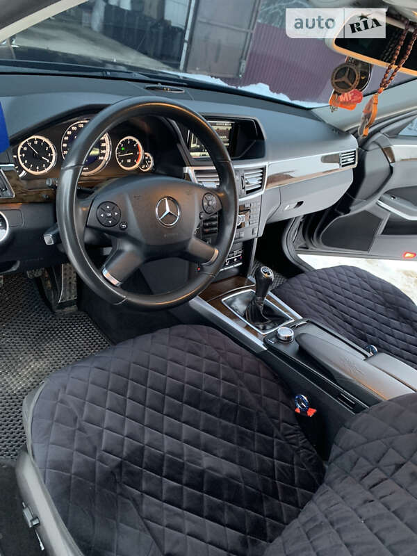 Седан Mercedes-Benz E-Class 2012 в Хмельницькому