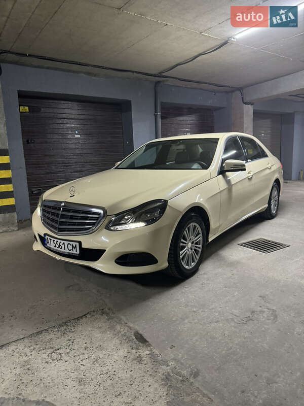 Седан Mercedes-Benz E-Class 2016 в Івано-Франківську