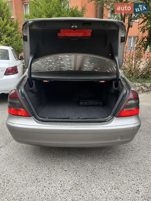 Седан Mercedes-Benz E-Class 2002 в Одессе