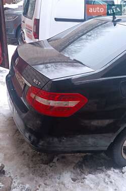 Седан Mercedes-Benz E-Class 2012 в 