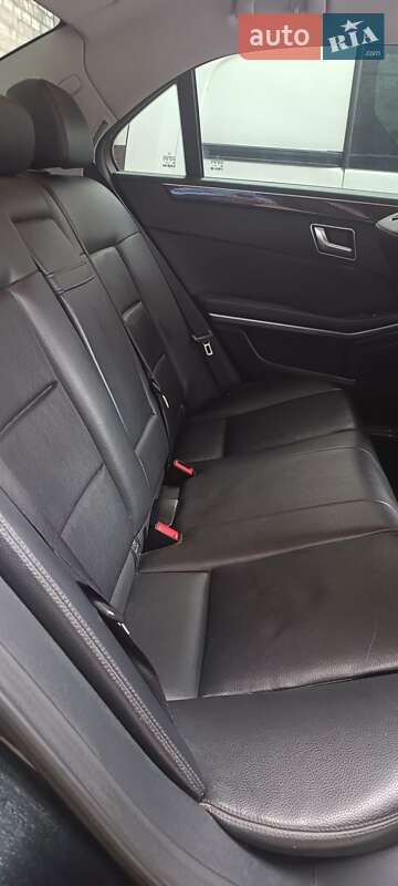 Седан Mercedes-Benz E-Class 2012 в Житомирі