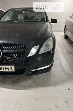 Седан Mercedes-Benz E-Class 2011 в Иршаве