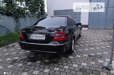 Седан Mercedes-Benz E-Class 2005 в Иршаве