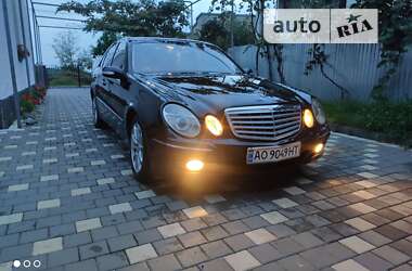 Седан Mercedes-Benz E-Class 2005 в Иршаве