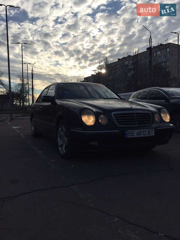 Седан Mercedes-Benz E-Class 2000 в Николаеве