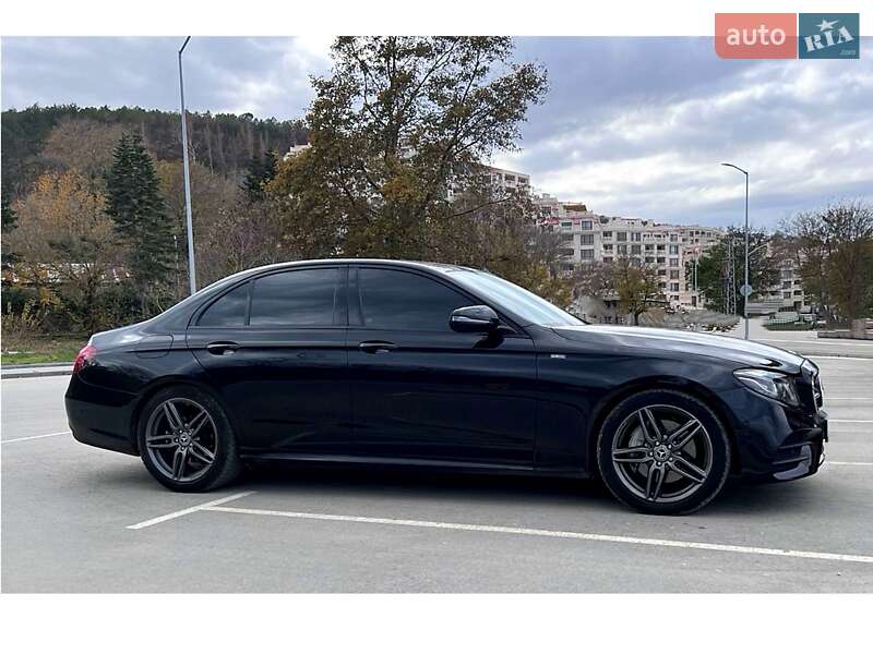 Седан Mercedes-Benz E-Class 2017 в 