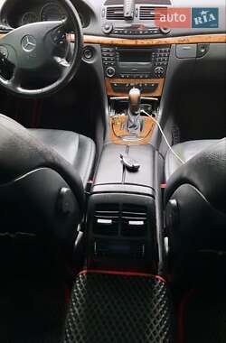 Седан Mercedes-Benz E-Class 2003 в 