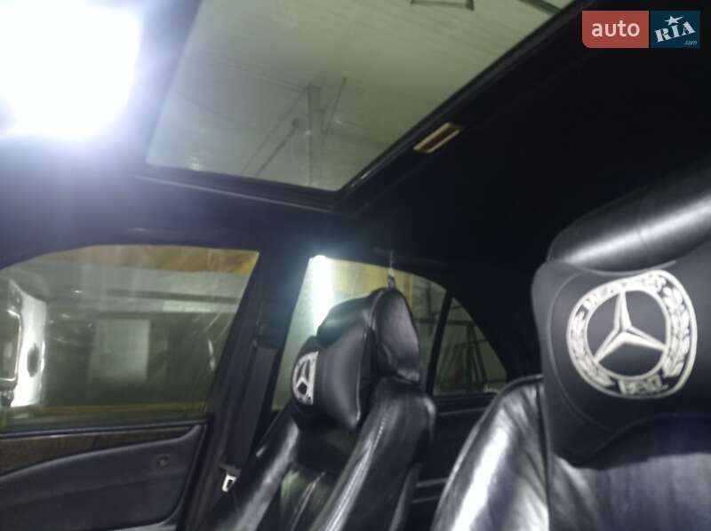 Седан Mercedes-Benz E-Class 1996 в Першотравенську