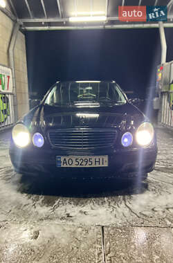 Седан Mercedes-Benz E-Class 2003 в Хусте