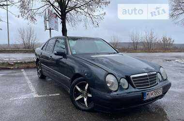 Седан Mercedes-Benz E-Class 2000 в Києві