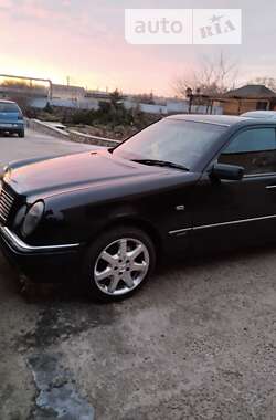 Седан Mercedes-Benz E-Class 1998 в 