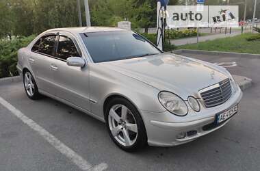 Седан Mercedes-Benz E-Class 2005 в Дніпрі