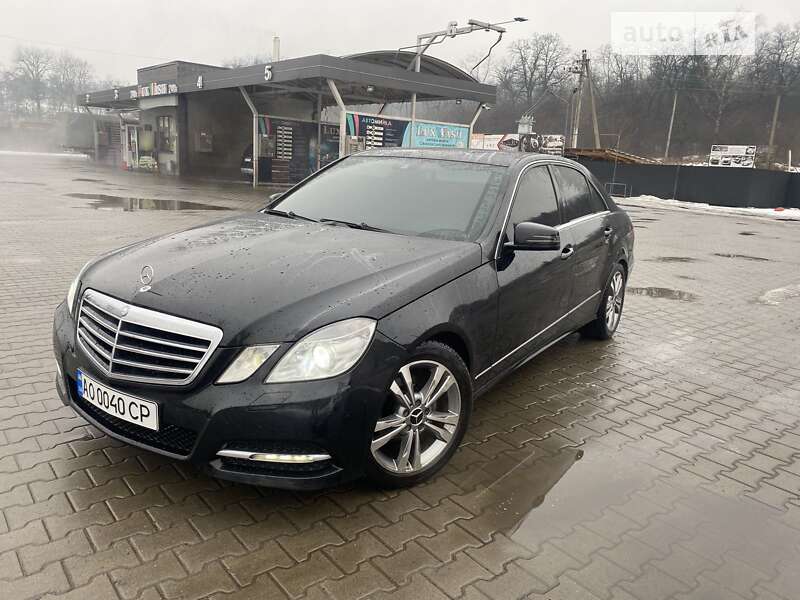 Седан Mercedes-Benz E-Class 2012 в Іршаві